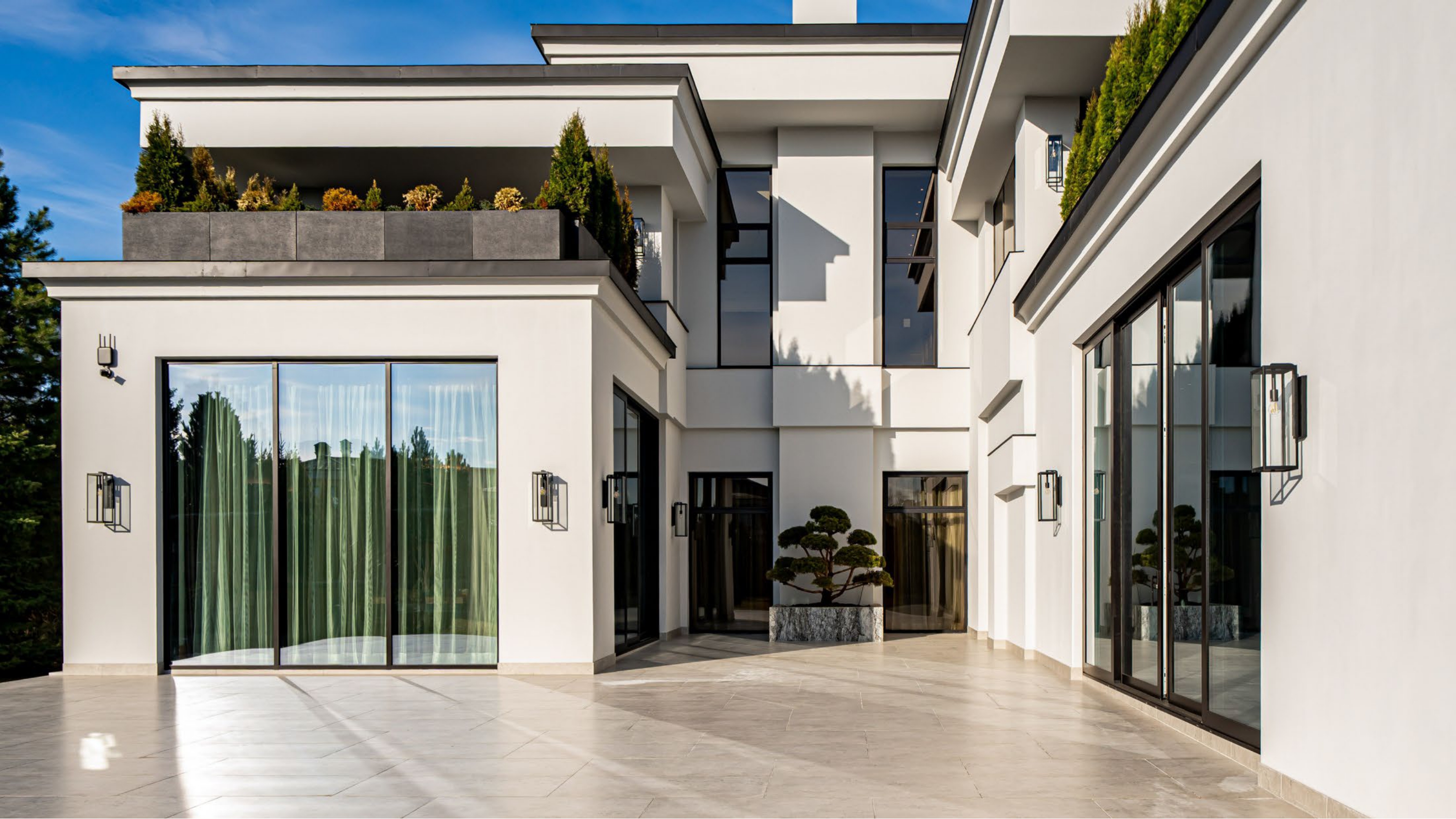 Океанический дом Villa Alora 1400 м² в Миллениум Парке у канала. Мастер-блок 220 м², спа, искусство