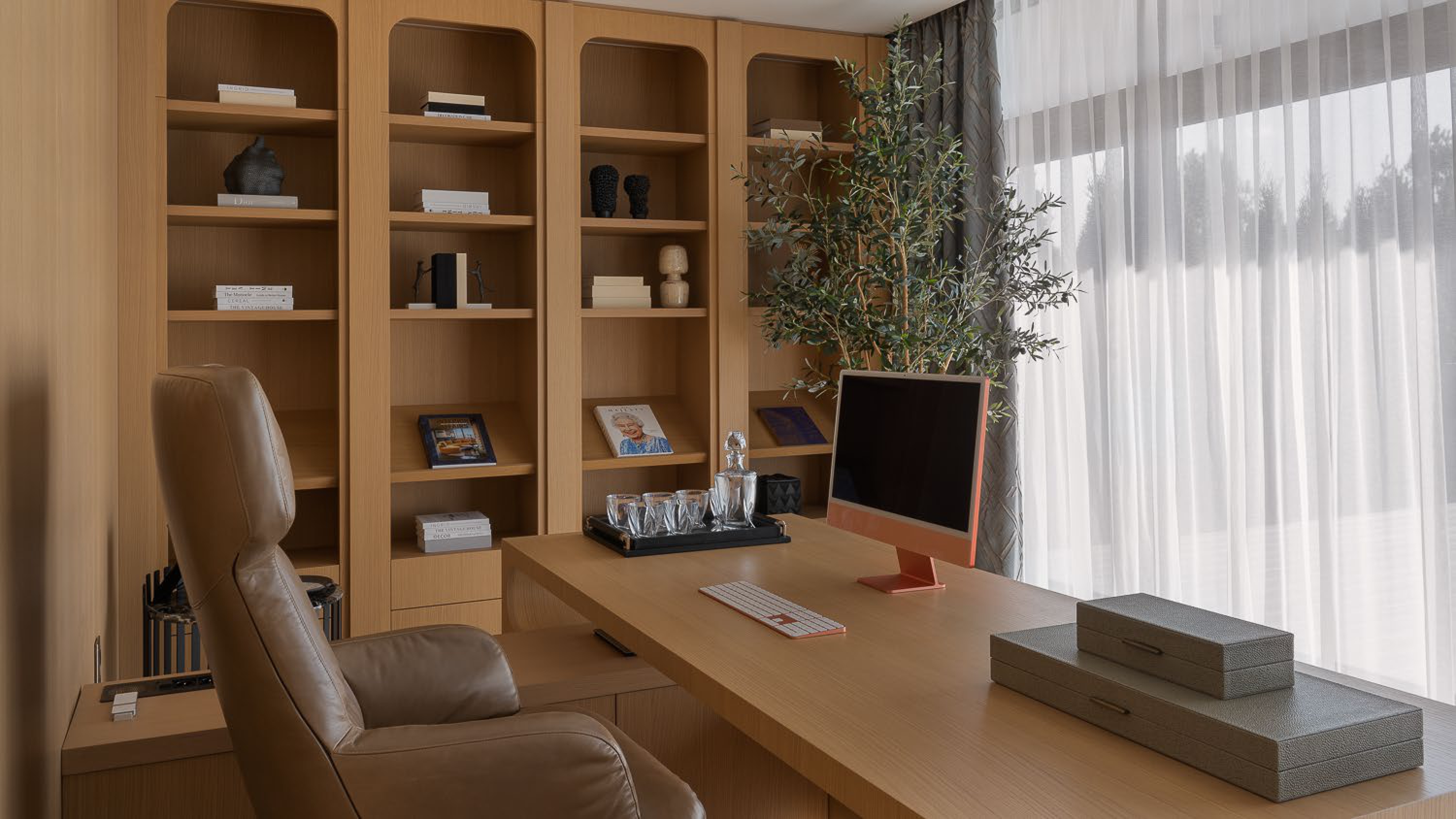 Океанический дом Villa Alora 1400 м² в Миллениум Парке у канала. Мастер-блок 220 м², спа, искусство